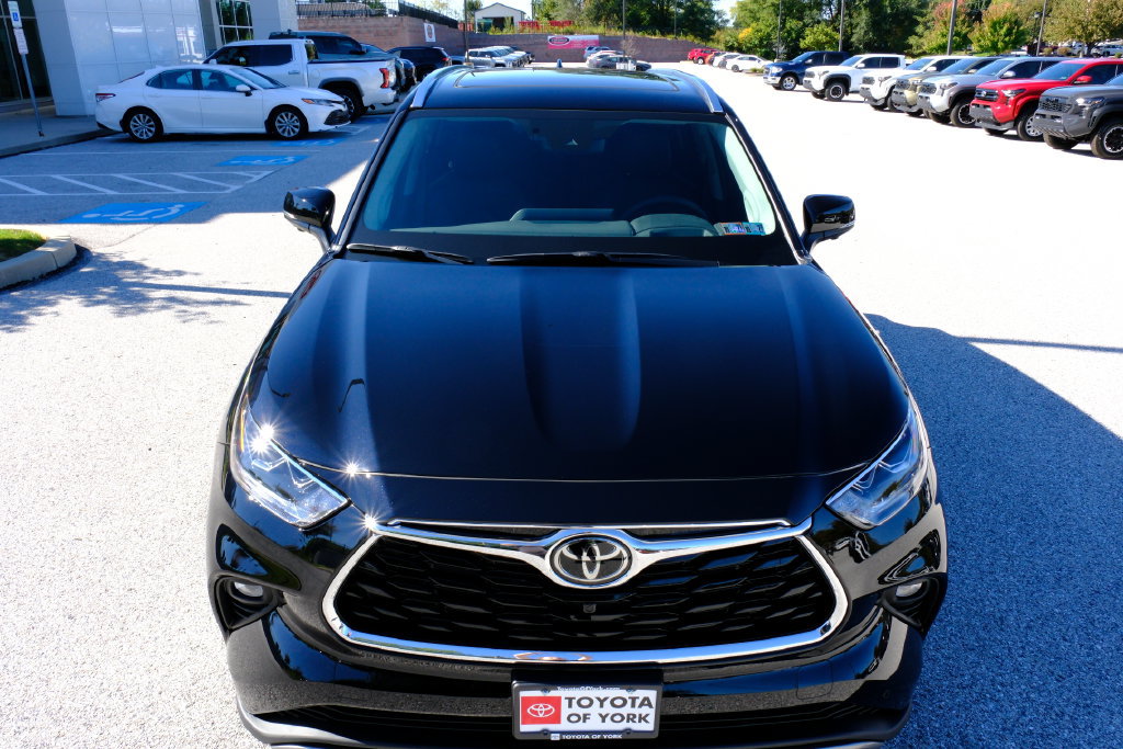 New 2026 Toyota Highlander Platinum AWD/4WD image 9
