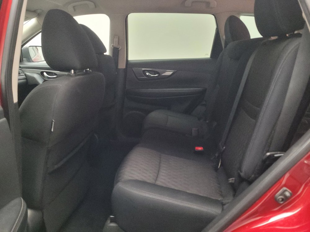 Used 2019 Nissan Rogue SV w/ Premium Package FWD image 18