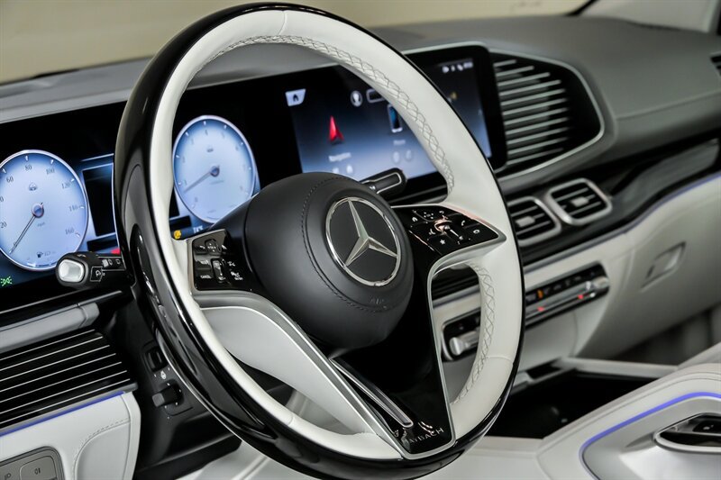 Used 2024 Mercedes-Benz Maybach GLS 600 4MATIC image 27