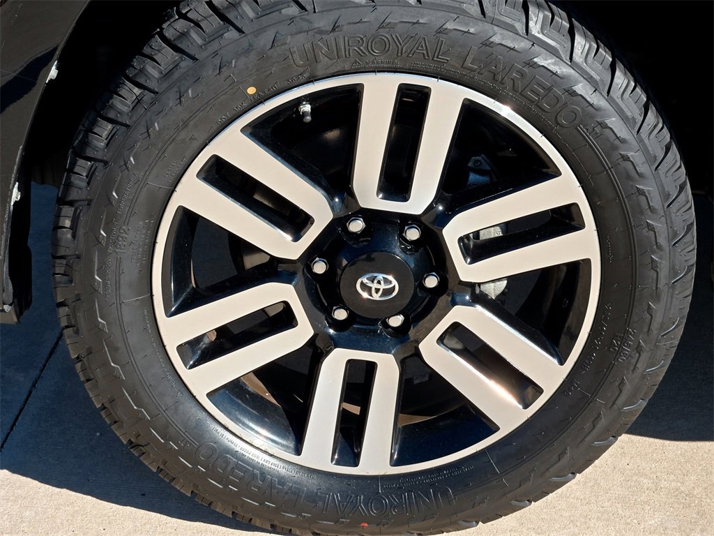 Used 2015 Toyota 4Runner Limited image 9