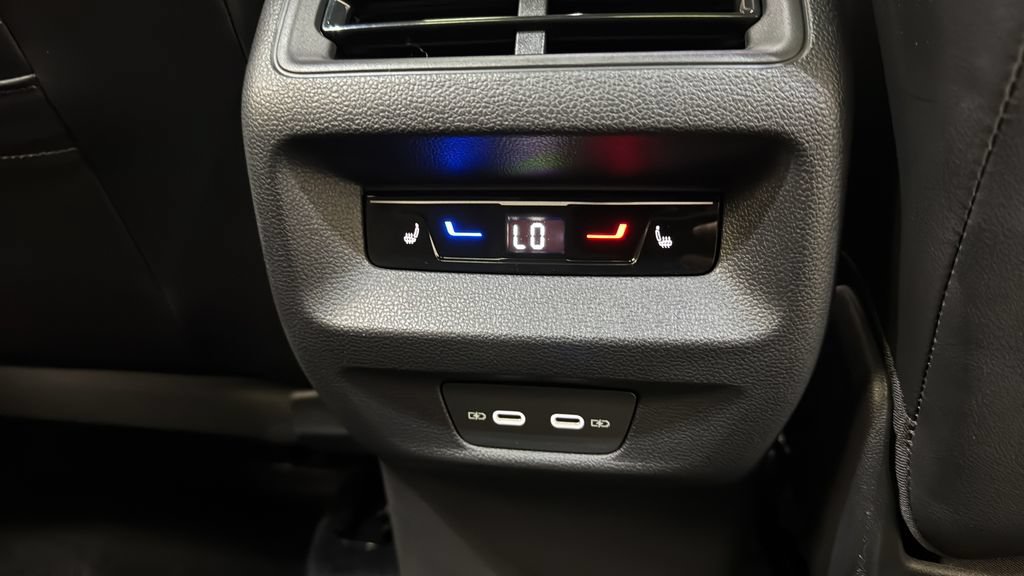 Used 2025 Volkswagen Tiguan SEL R-Line AWD/4WD image 36