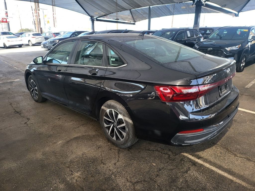 Used 2025 Volkswagen Jetta S image 11