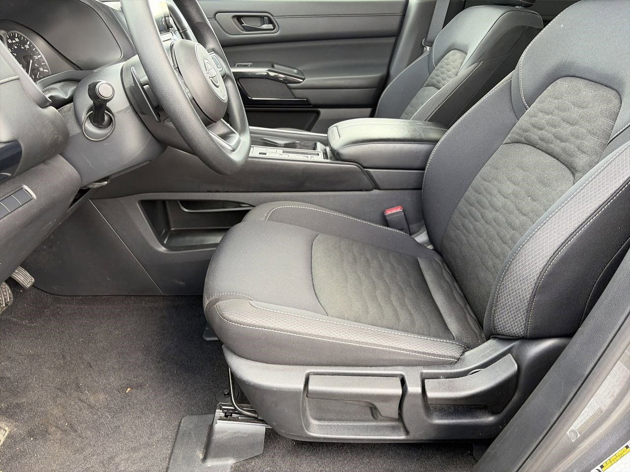 Certified 2025 Nissan Pathfinder S FWD image 26