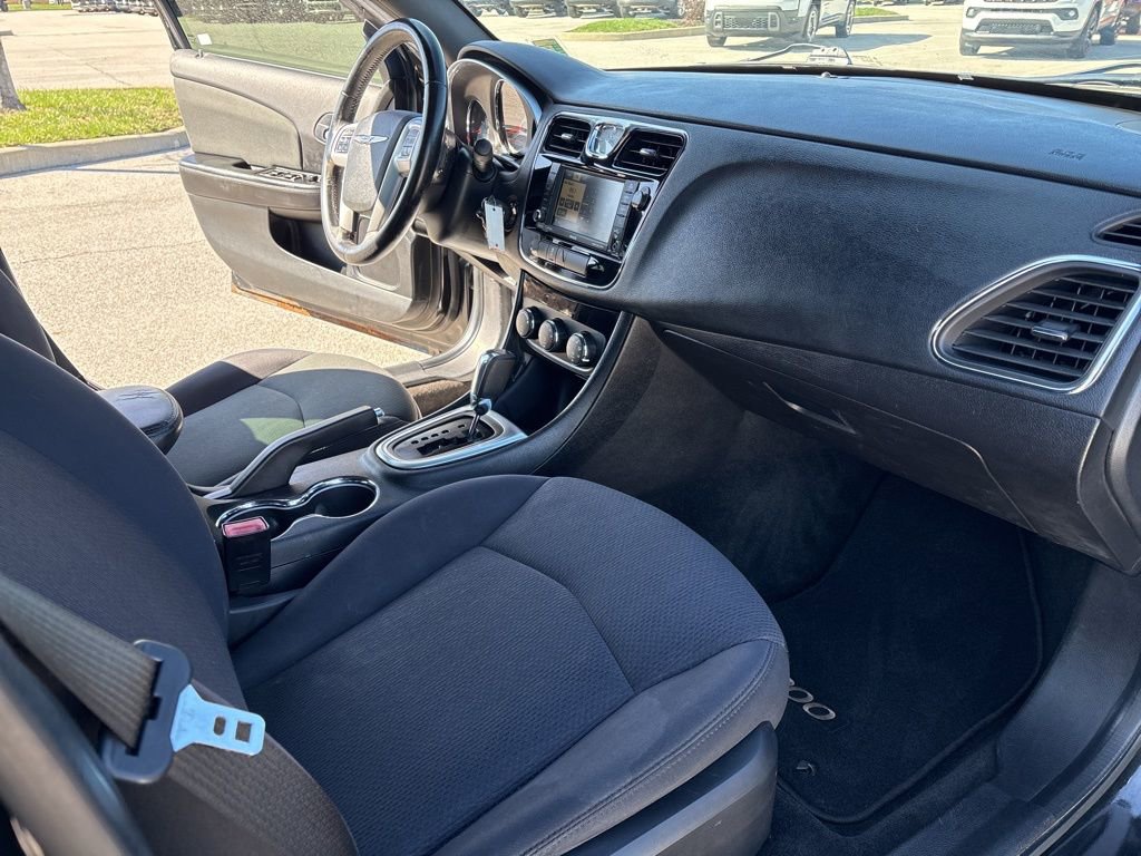 Used 2012 Chrysler 200 Touring image 13