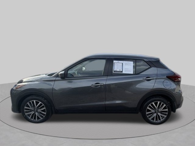 Used 2021 Nissan Kicks SV FWD image 2