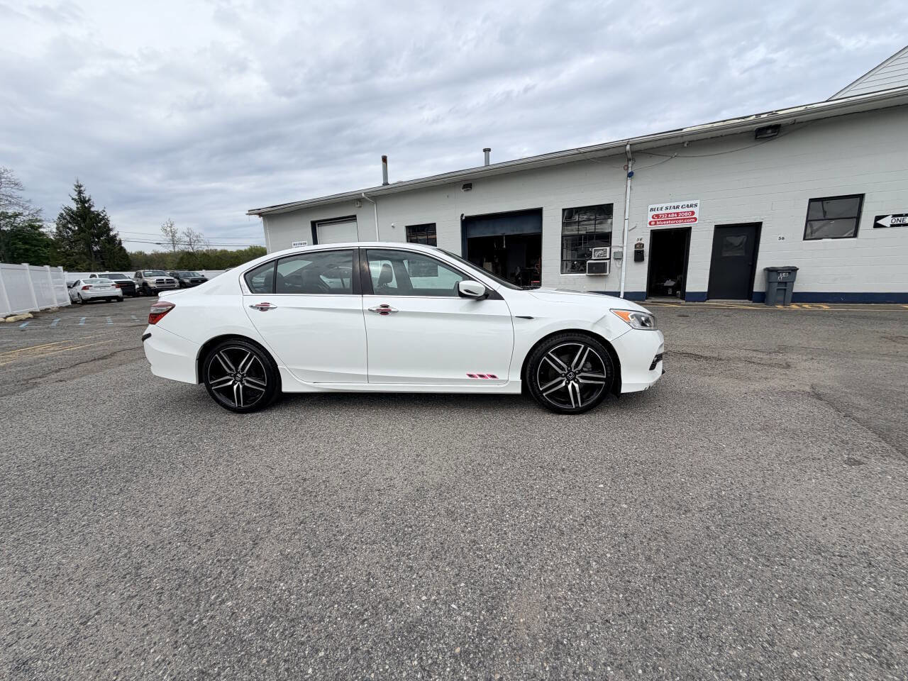 Used 2017 Honda Accord Sport image 8