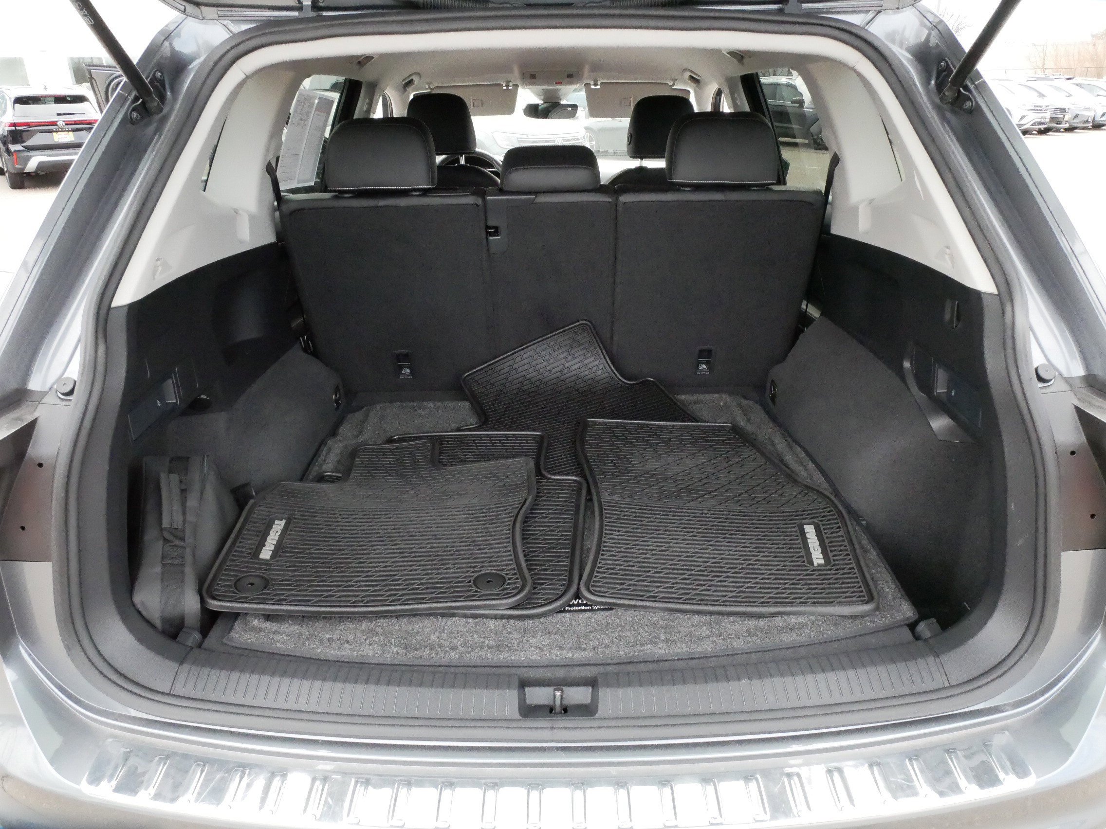 Certified 2023 Volkswagen Tiguan SE image 18