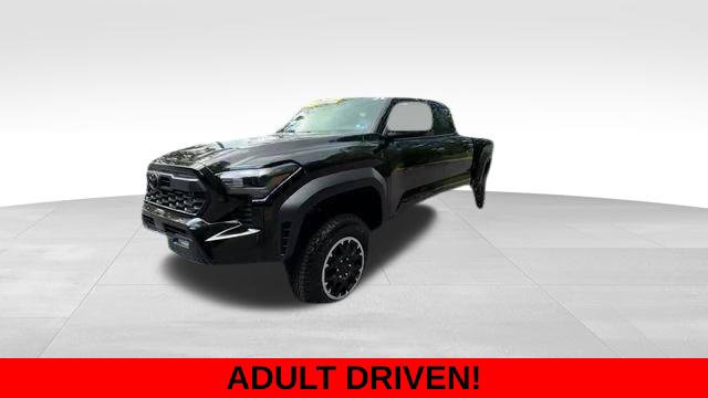 Used 2025 Toyota Tacoma TRD Off-Road AWD/4WD image 2