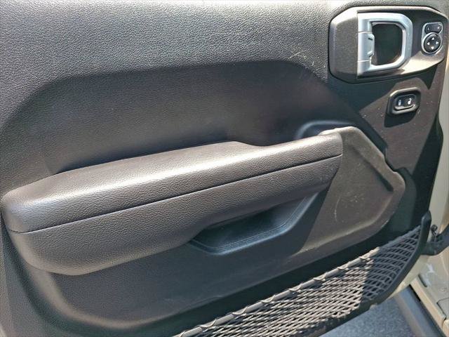 Certified 2022 Jeep Wrangler Sport AWD/4WD image 11