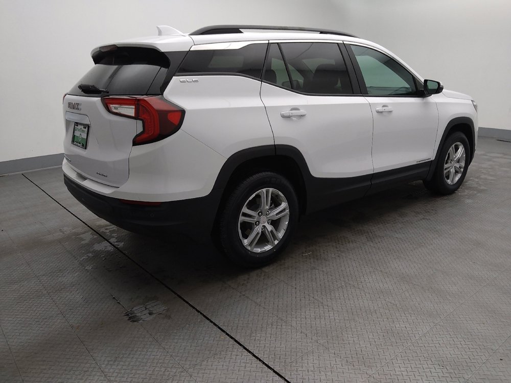 Used 2023 GMC Terrain SLE w/ Driver Convenience Package image 10