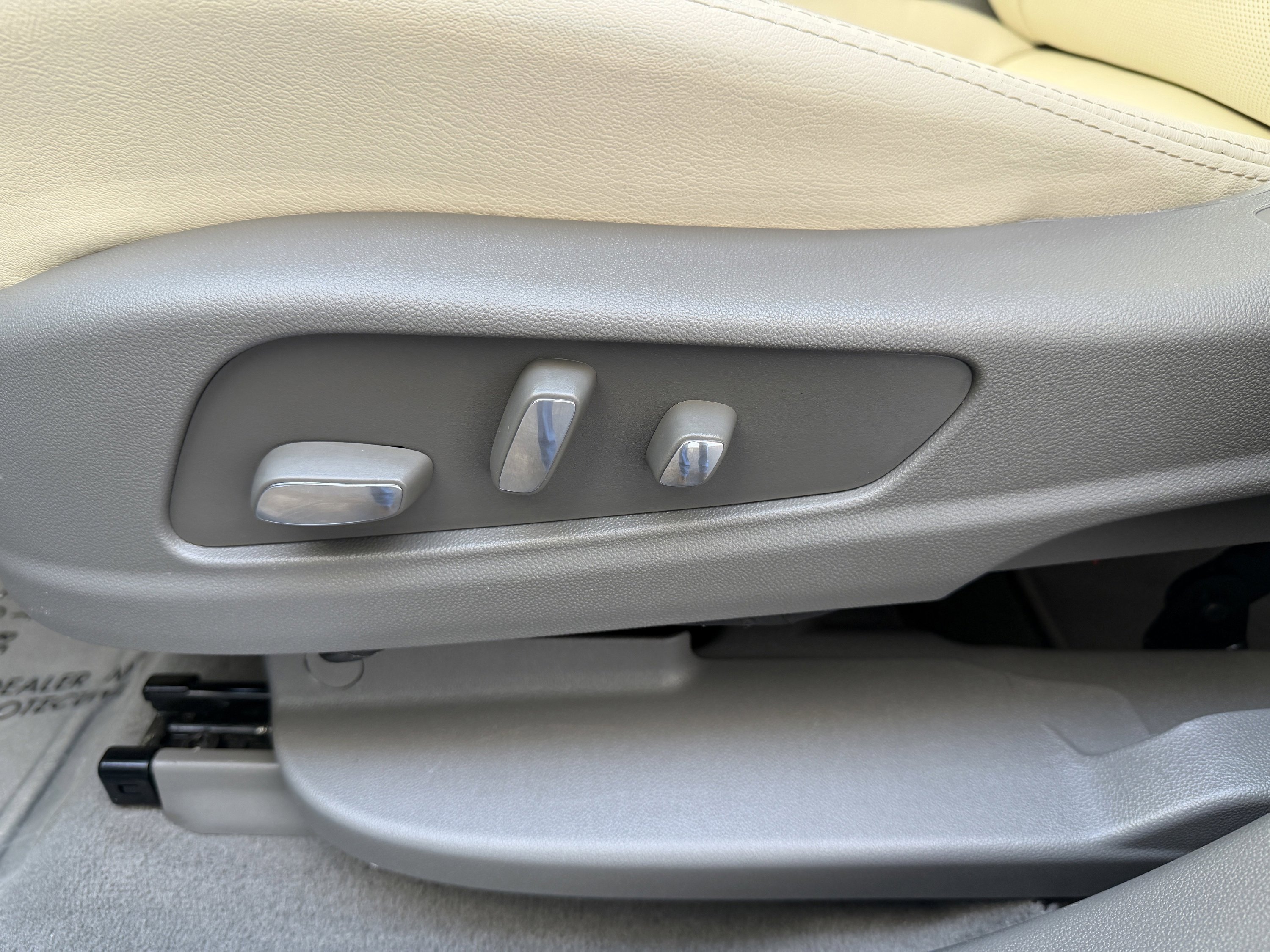 Used 2025 Cadillac XT5 Premium Luxury image 29