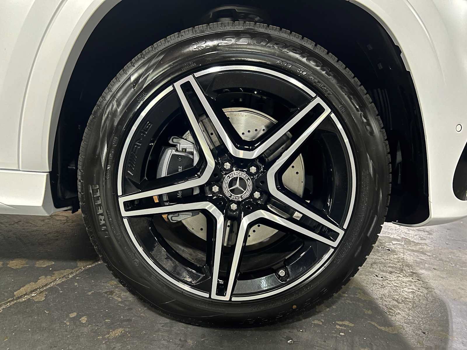 New 2026 Mercedes-Benz GLS 450 4MATIC image 9