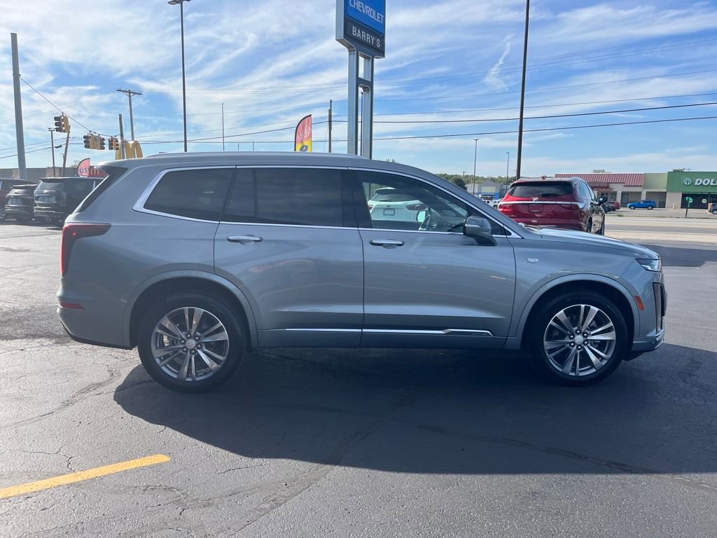 Used 2025 Cadillac XT6 Premium Luxury image 6