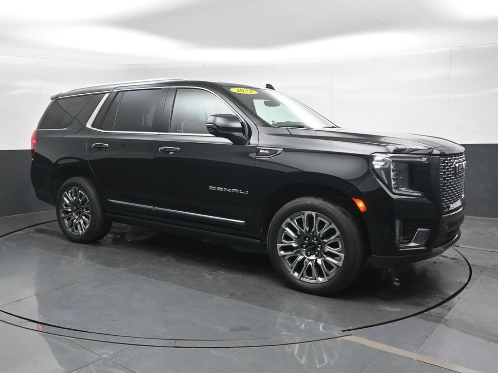 Used 2023 GMC Yukon Denali Ultimate w/ LPO, Floor Liner Package AWD/4WD image 4
