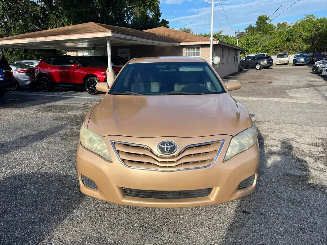 Used 2011 Toyota Camry LE w/ LE Extra-Value Pkg FWD image 2