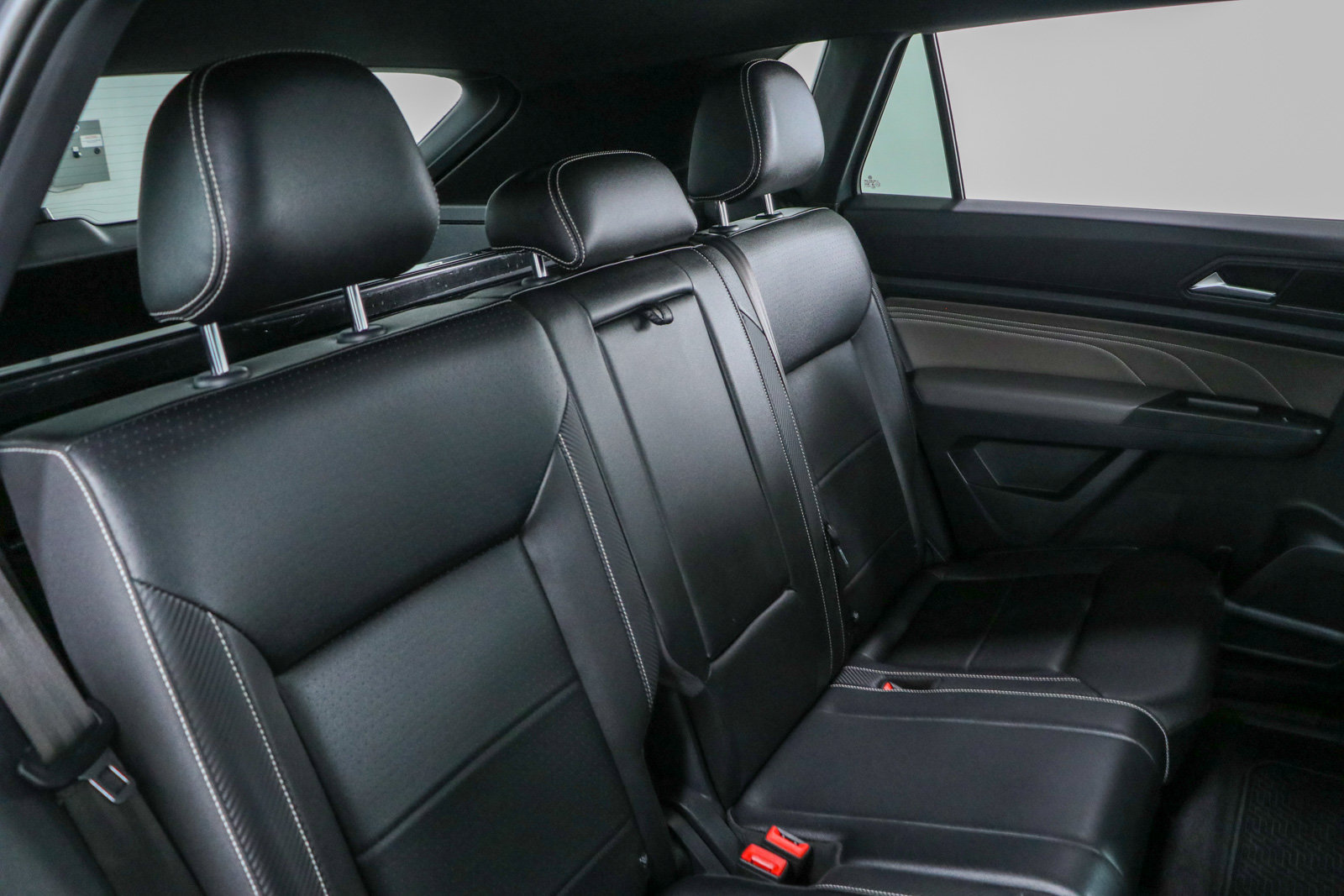 Used 2021 Volkswagen Atlas Cross Sport SE w/ Panoramic Sunroof Package FWD image 29