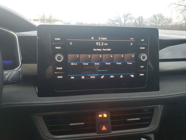 New 2026 Volkswagen Taos SE FWD image 28