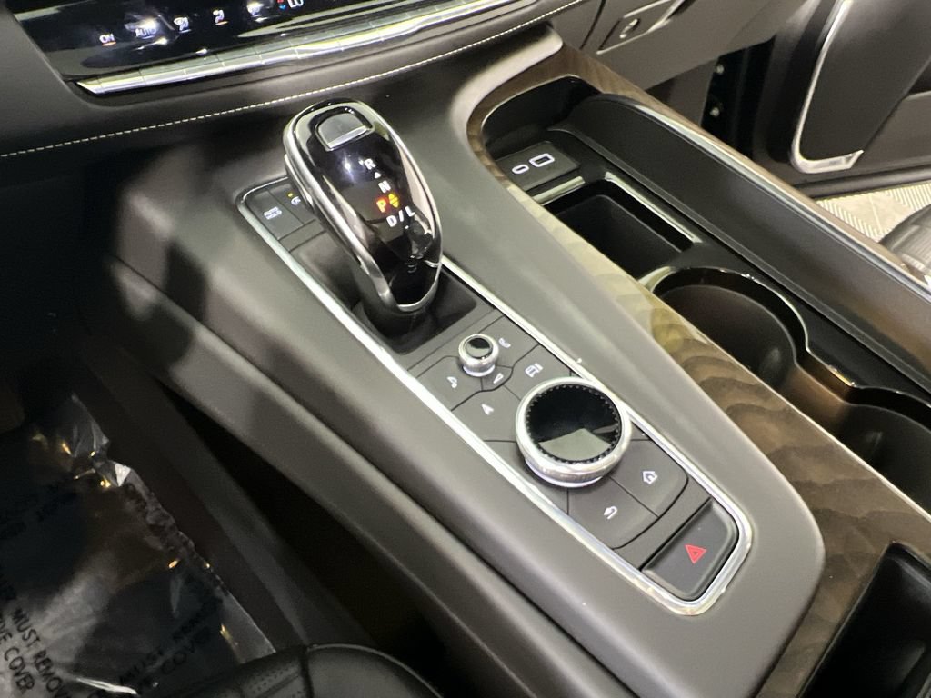 Used 2024 Cadillac Escalade Sport Platinum AWD/4WD image 17