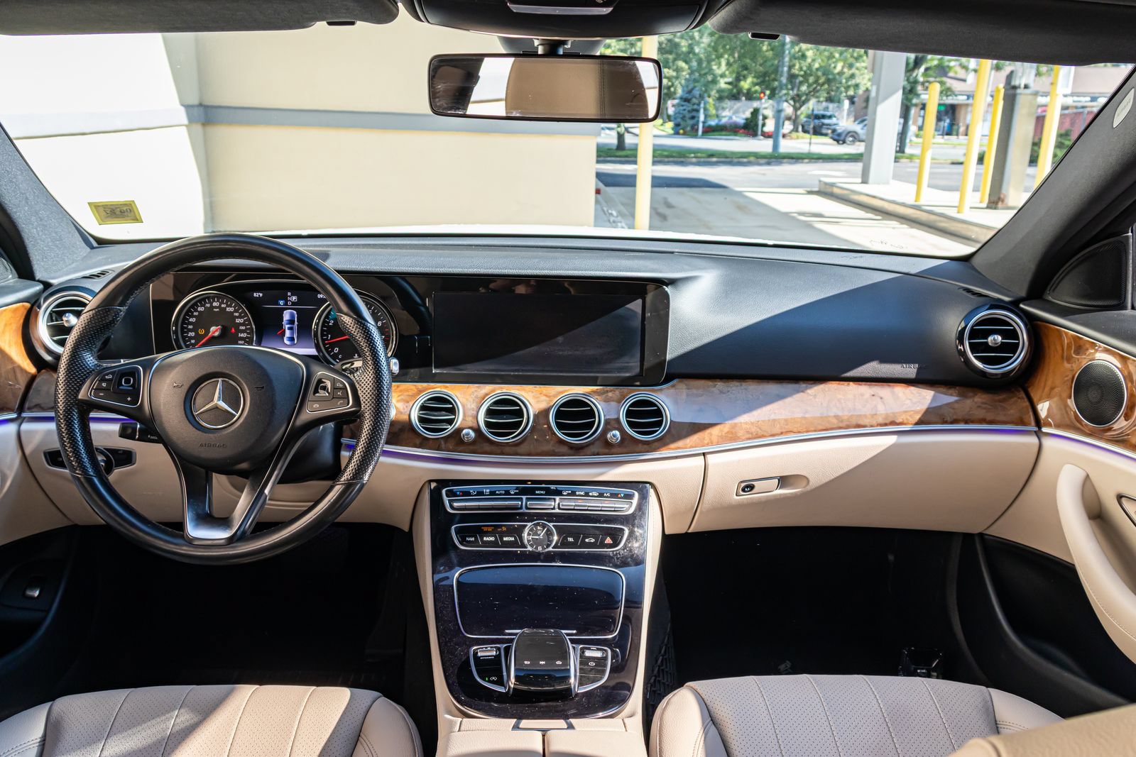 Used 2017 Mercedes-Benz E 300 image 18