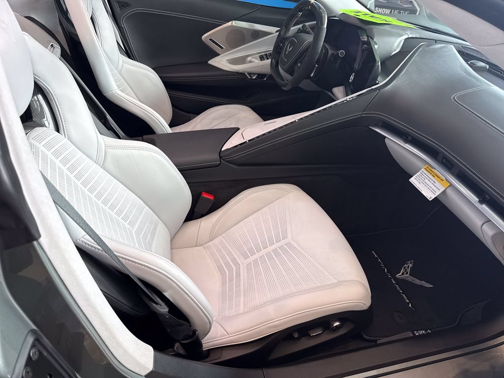 Used 2023 Chevrolet Corvette Stingray Premium Conv w/ Z51 Performance Package RWD image 13