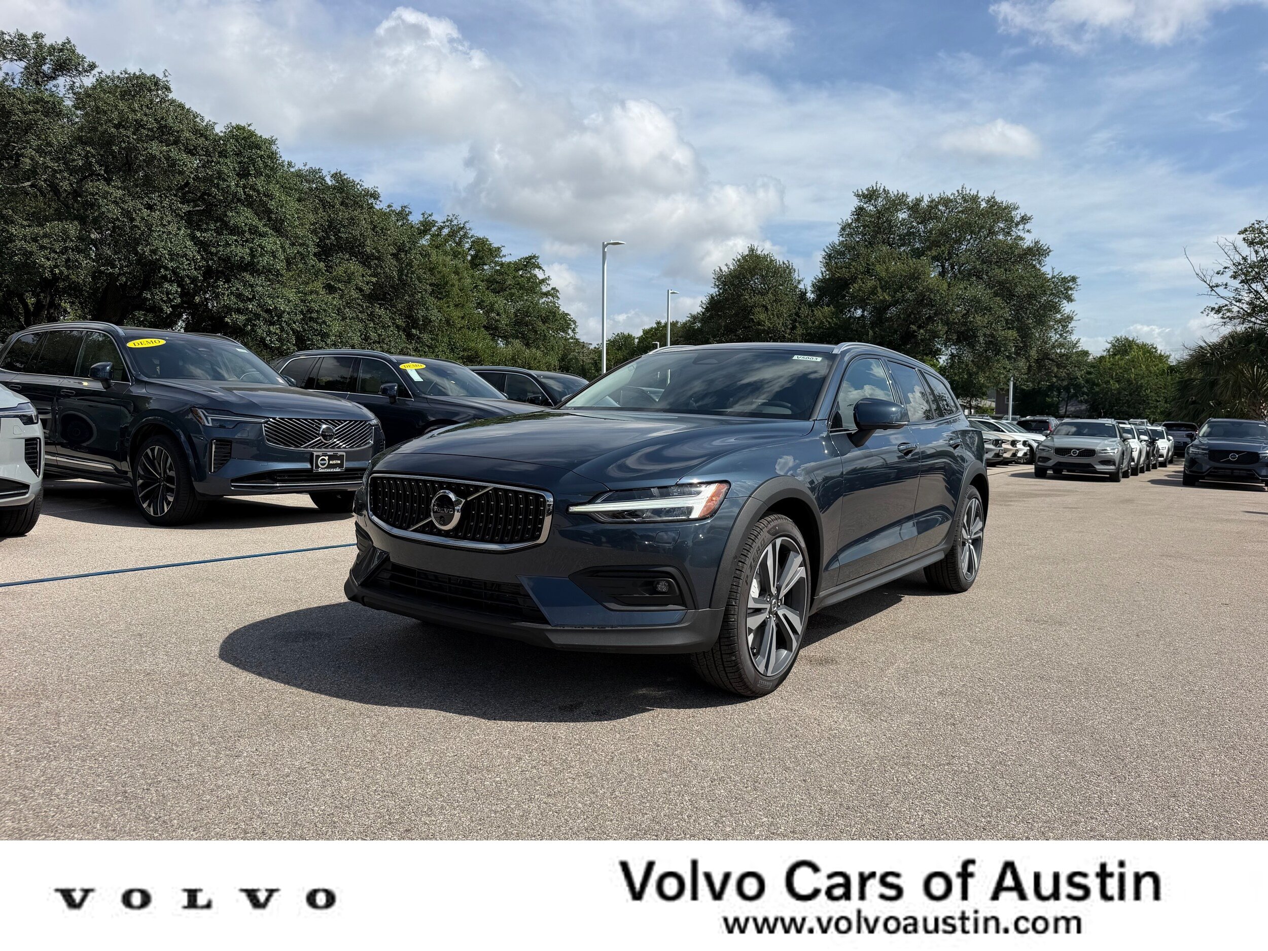 New 2026 Volvo V60 B5 Cross Country Plus w/ Climate Package