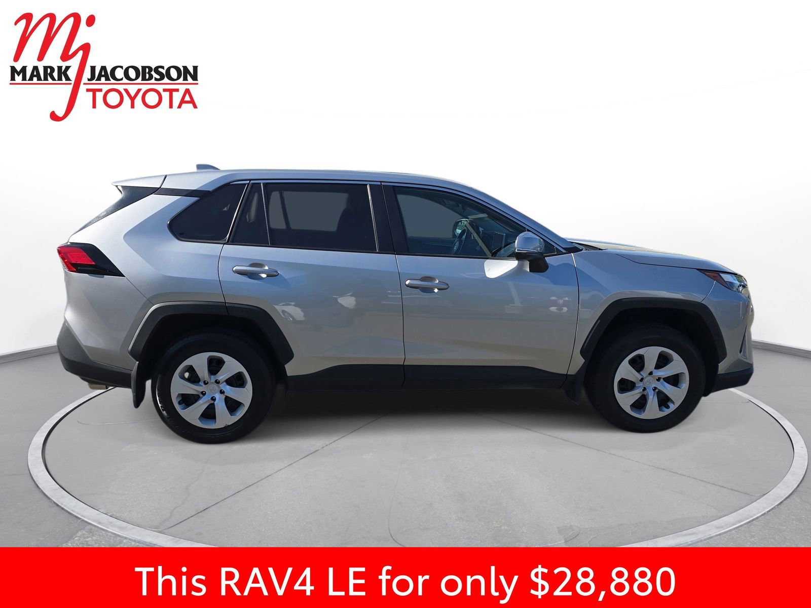 Used 2024 Toyota RAV4 LE image 7