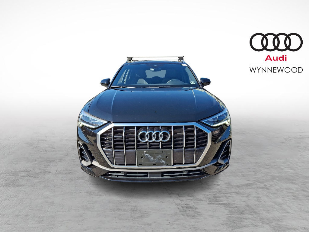 Certified 2023 Audi Q3 2.0T Premium w/ Convenience Package AWD/4WD image 2
