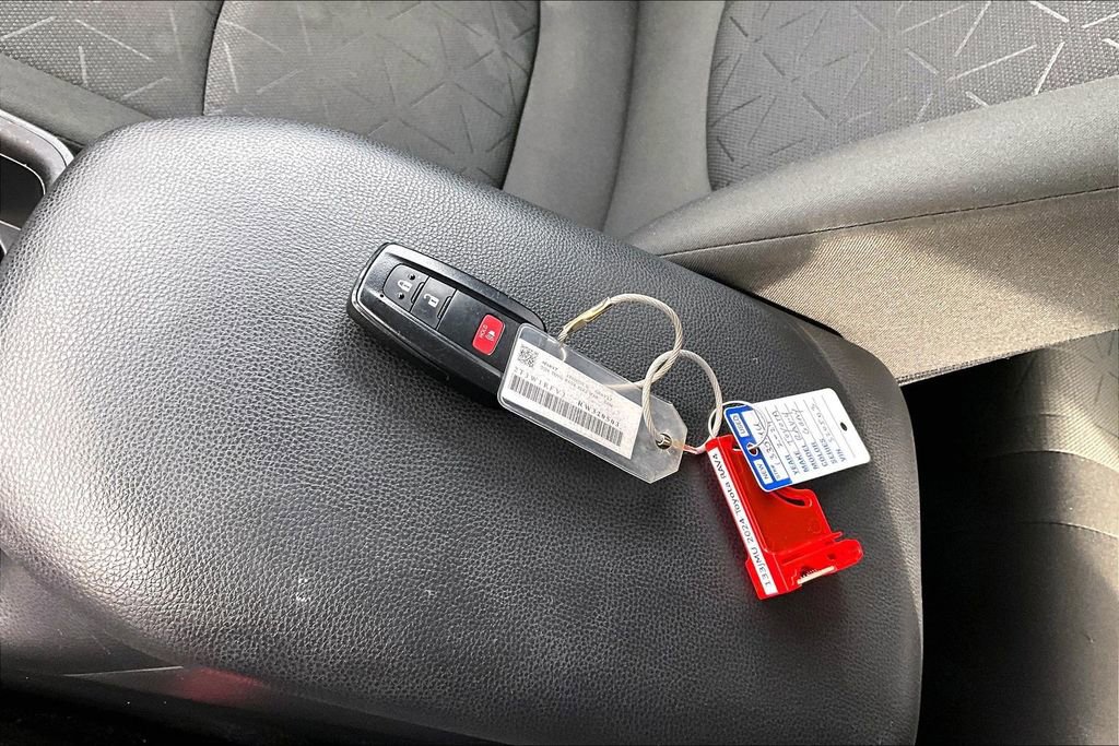 Used 2024 Toyota RAV4 XLE image 32