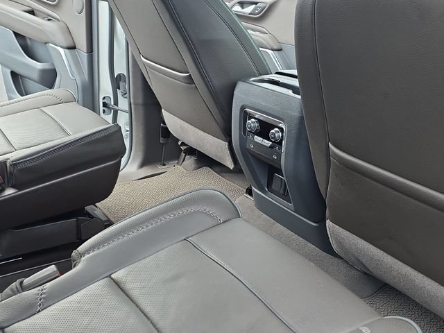 Used 2024 GMC Yukon Denali AWD/4WD image 12