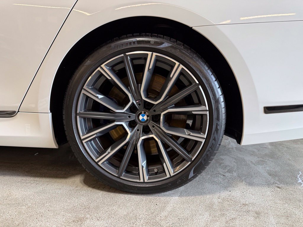 Used 2020 BMW M760i xDrive w/ Luxury Rear Seating Package AWD/4WD image 44