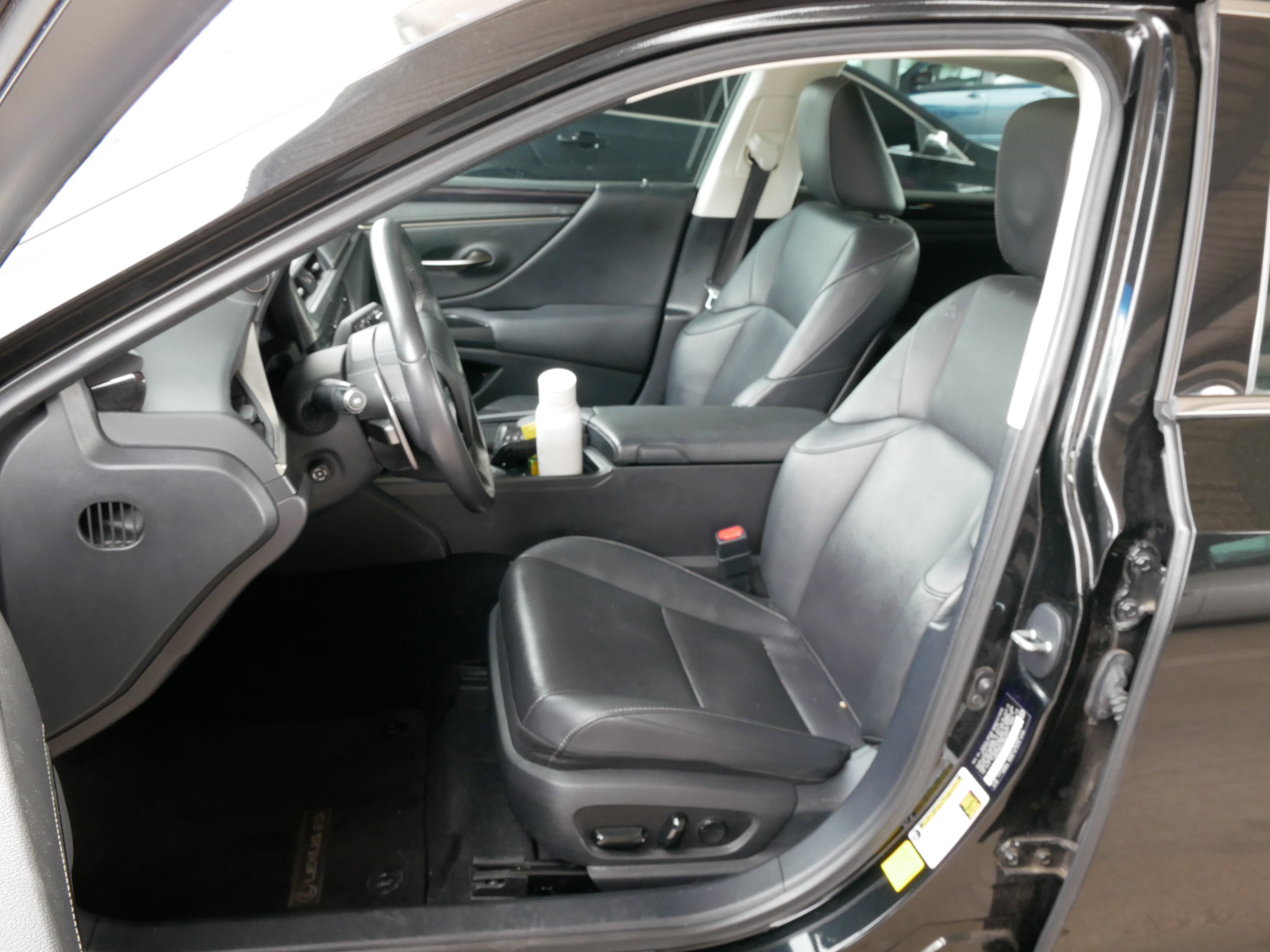 Used 2020 Lexus ES 350 w/ Premium Package FWD image 2