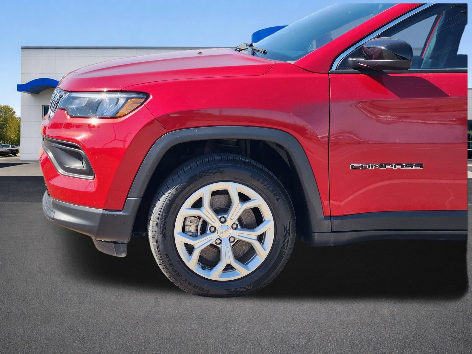 Used 2024 Jeep Compass Latitude AWD/4WD image 10