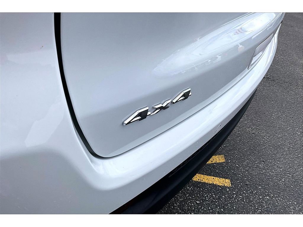Certified 2024 Jeep Compass Limited image 9
