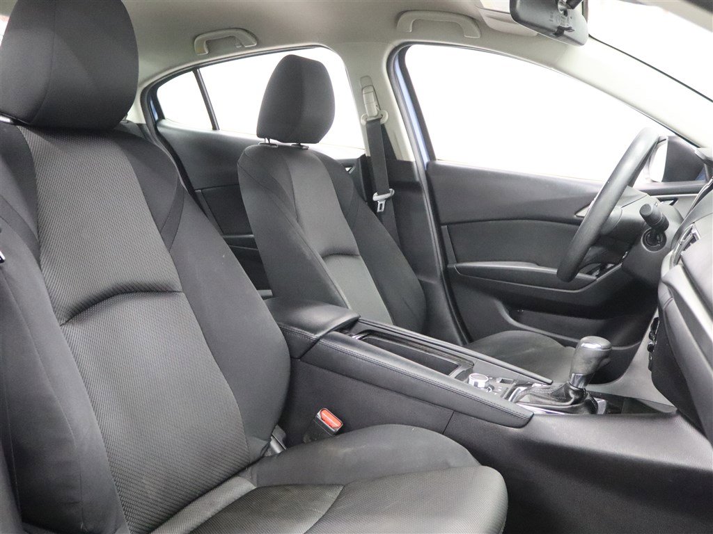 Used 2018 MAZDA MAZDA3 Sport FWD image 14