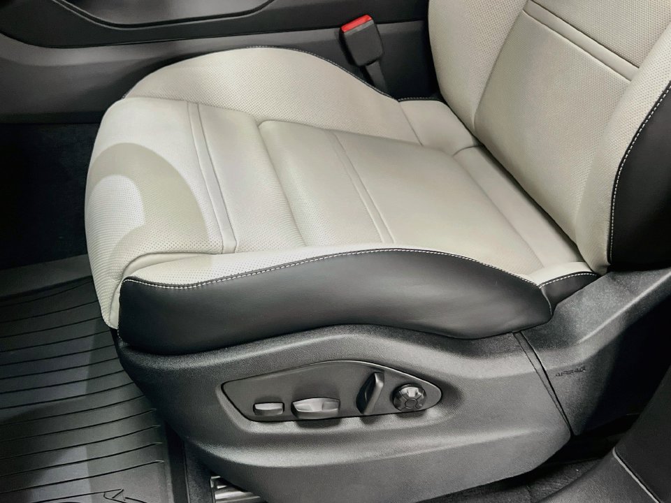 New 2026 Porsche Cayenne AWD/4WD image 22