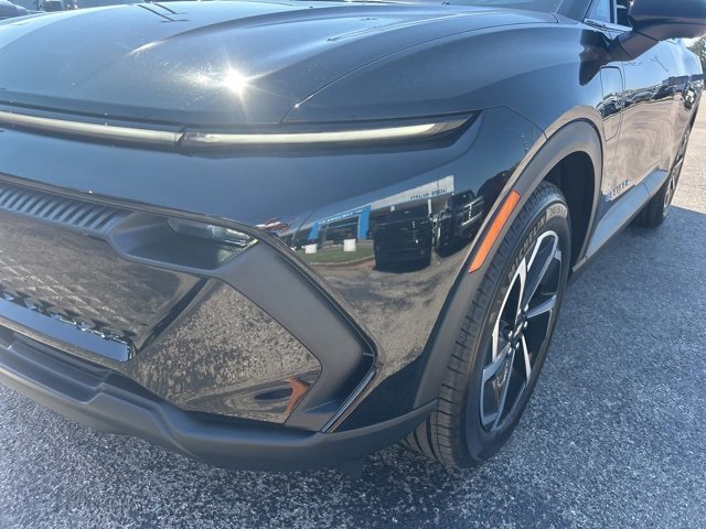 New 2026 Chevrolet Equinox EV LT image 9