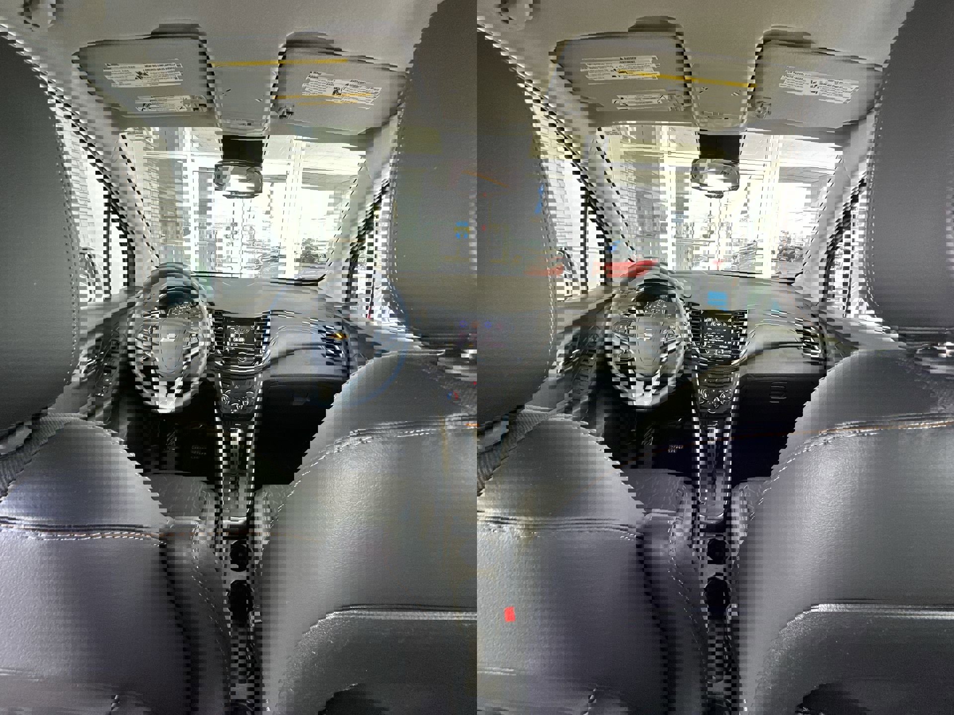 Used 2020 Chevrolet Trax LT w/ LT Convenience Package FWD image 19