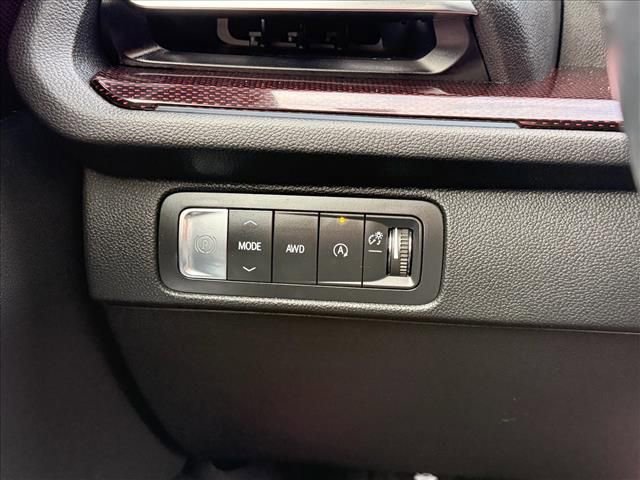 Used 2025 Chevrolet Traverse Z71 w/ Driver Confidence Package image 18