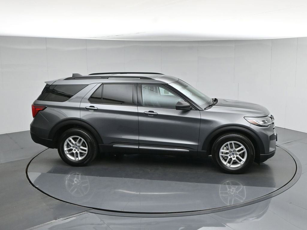 Used 2025 Ford Explorer Active w/ Active Comfort Package RWD image 57