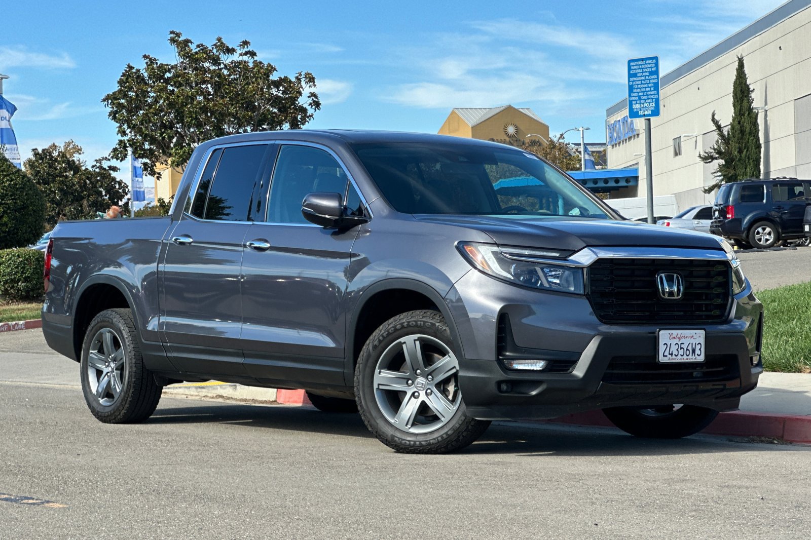 Used 2023 Honda Ridgeline RTL-E image 2