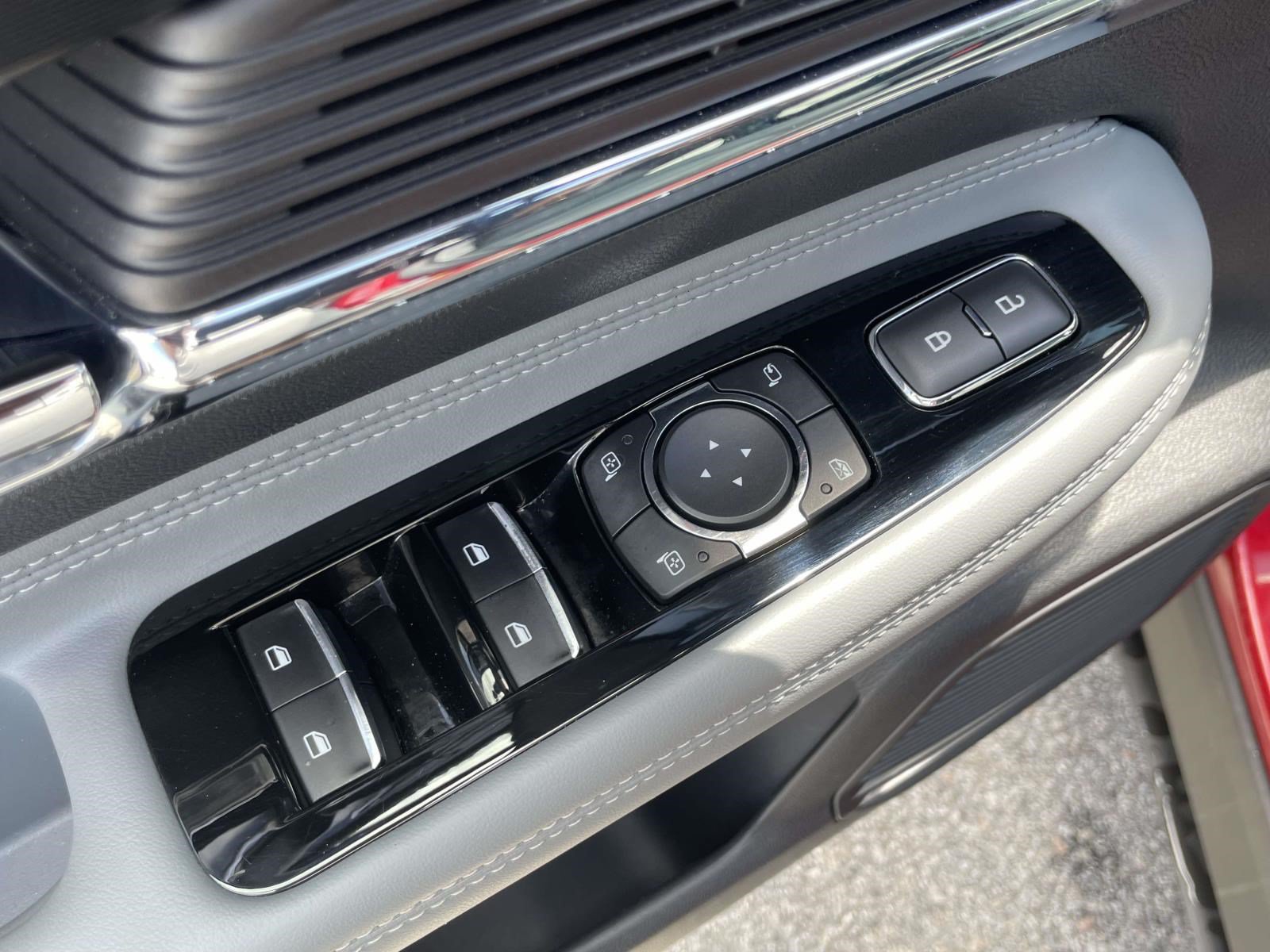 Used 2022 Lincoln Corsair AWD w/ Equipment Group 101A image 17