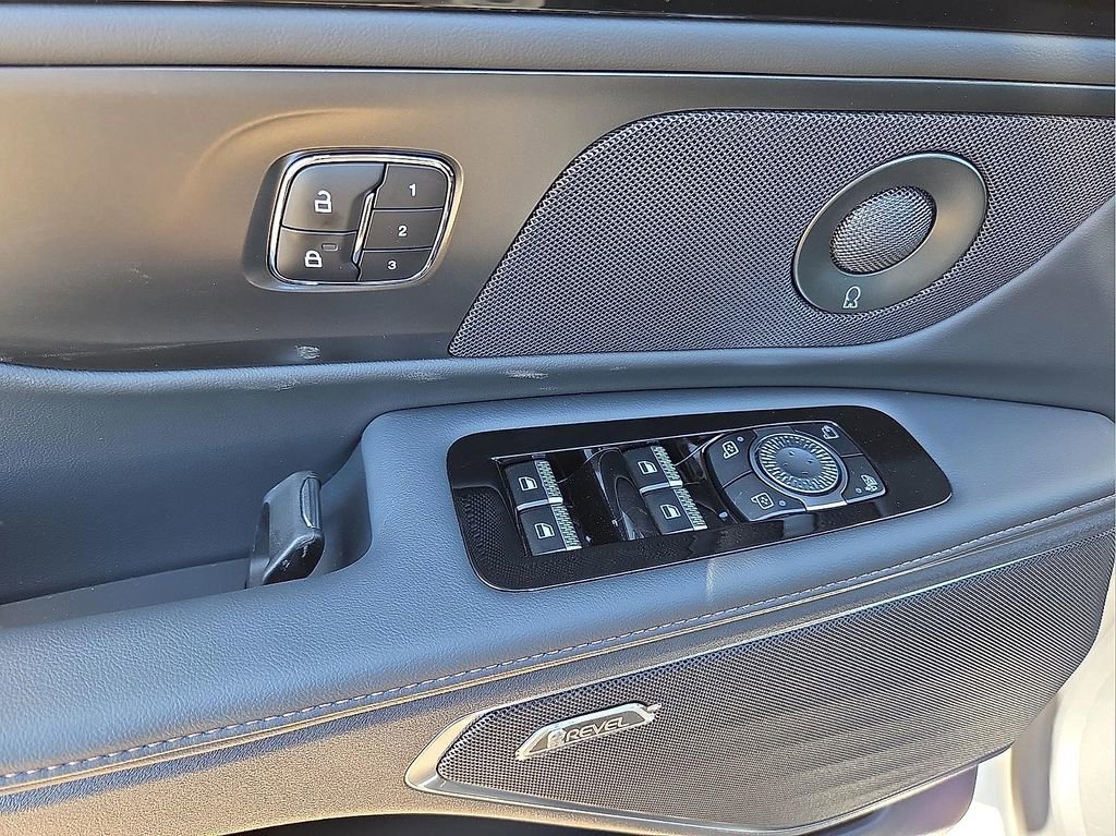 New 2026 Lincoln Nautilus Reserve AWD/4WD image 15