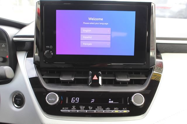 Certified 2025 Toyota Corolla SE FWD image 33