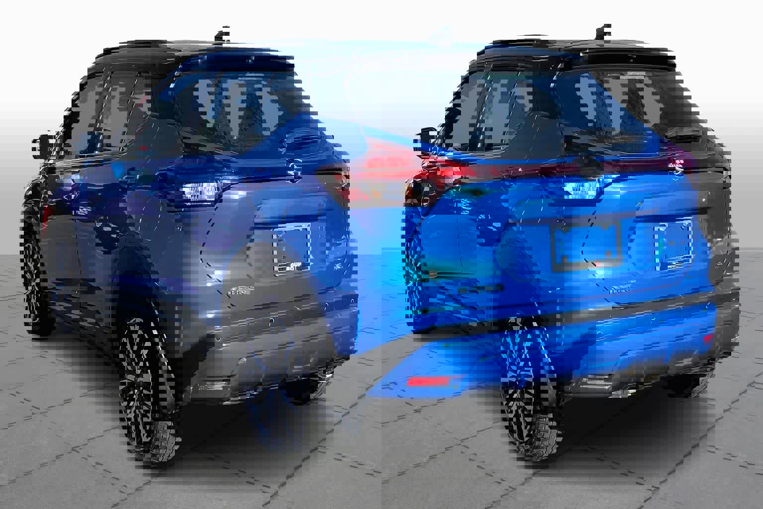 Used 2023 Nissan Kicks SR image 12