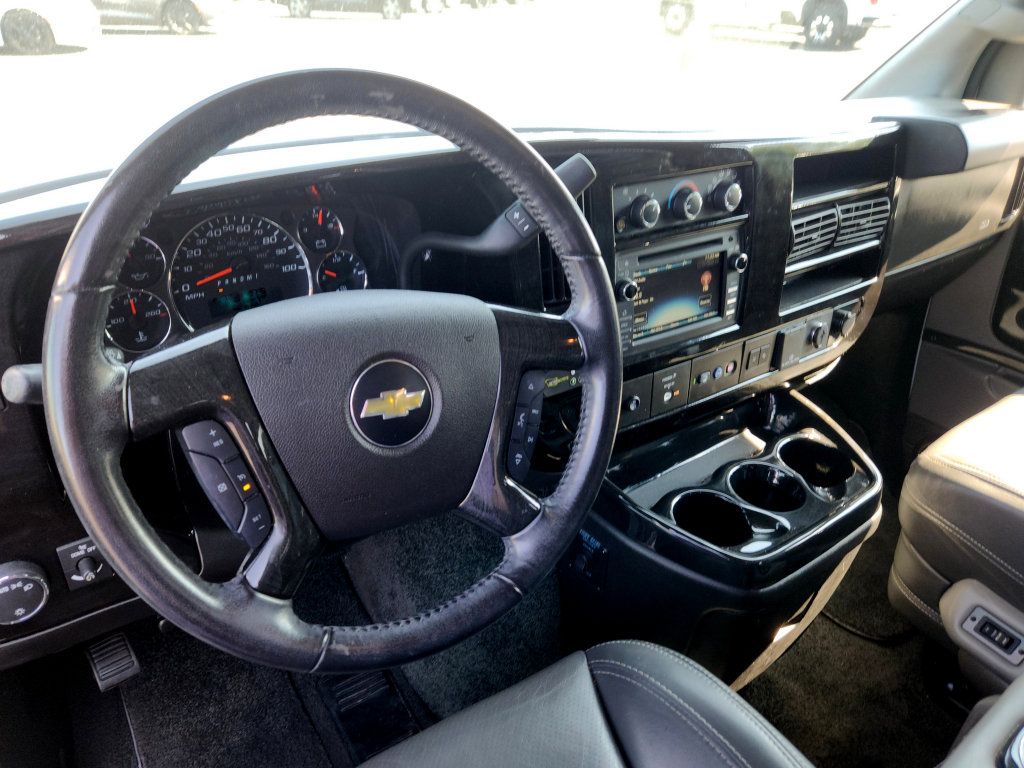 Used 2020 Chevrolet Express 2500 Extended w/ Enhanced Convenience Package RWD image 4
