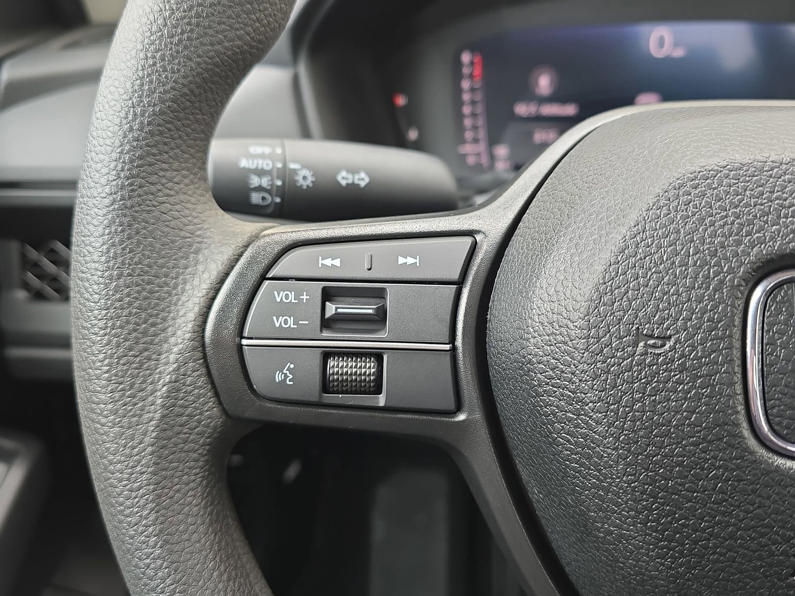 Used 2025 Honda Accord SE image 19