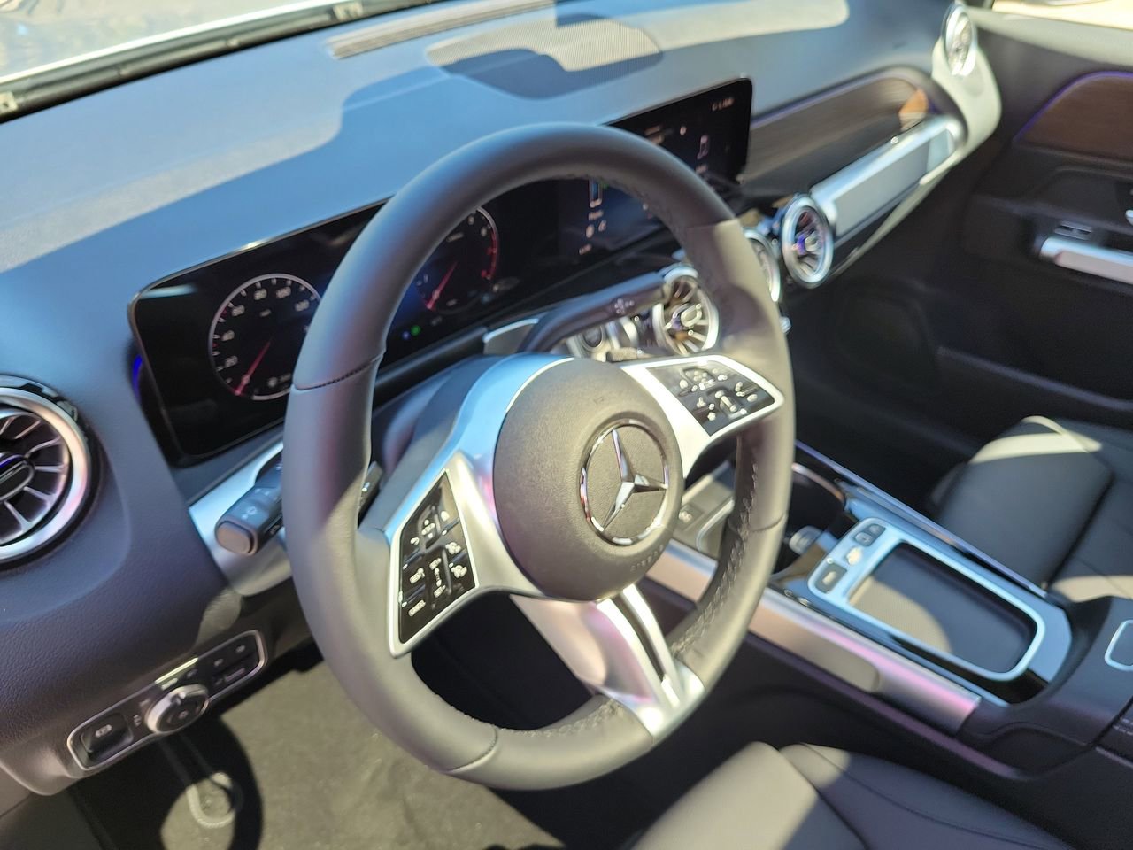 New 2026 Mercedes-Benz GLB 250 image 22