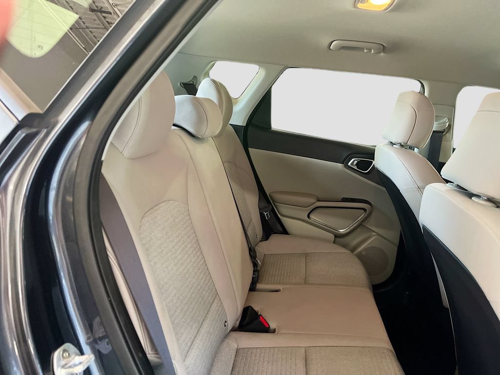 Used 2020 Kia Soul S FWD image 24