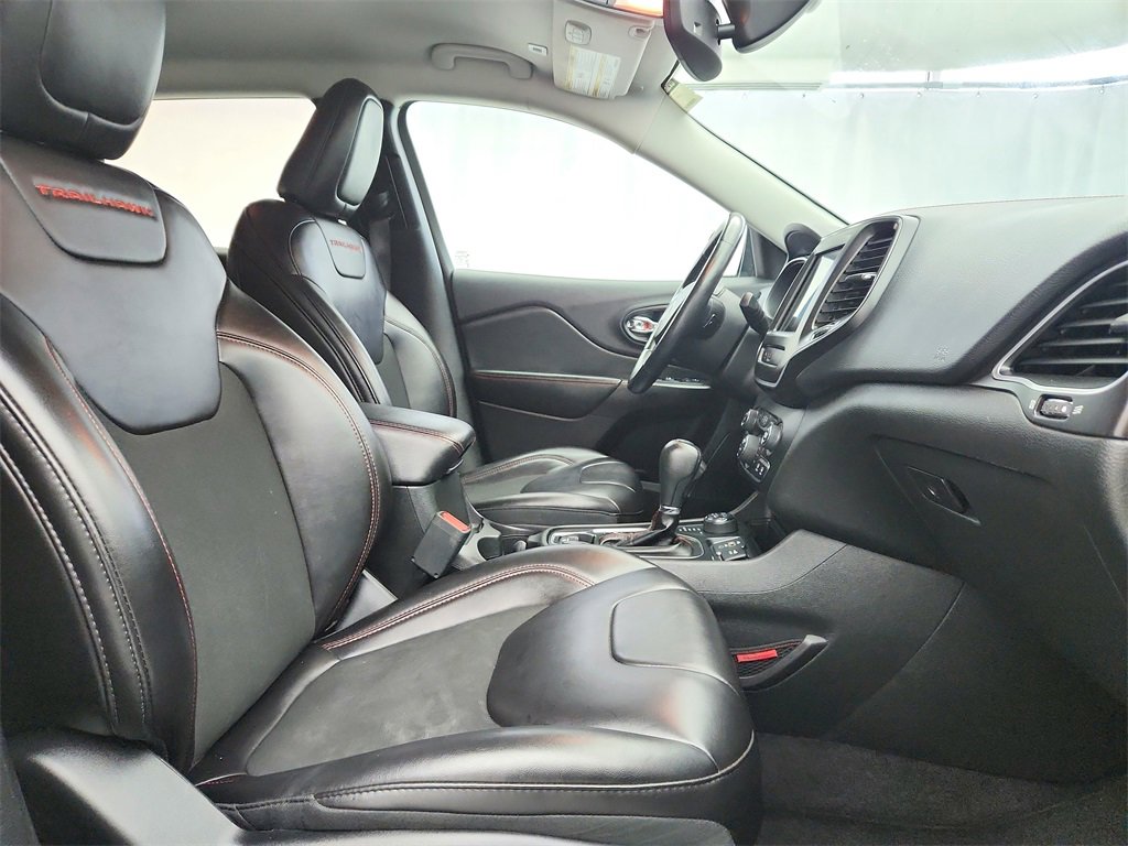 Used 2019 Jeep Cherokee Trailhawk w/ Comfort & Convenience Group image 24