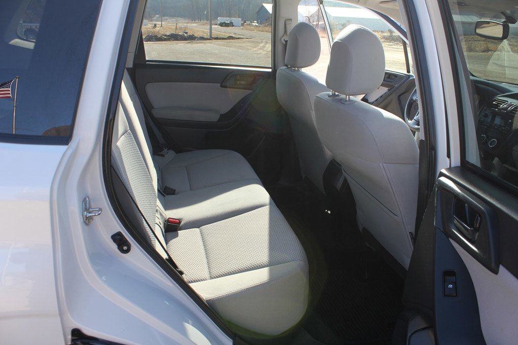 Used 2015 Subaru Forester 2.5i Premium w/ All-Weather Package AWD/4WD image 39